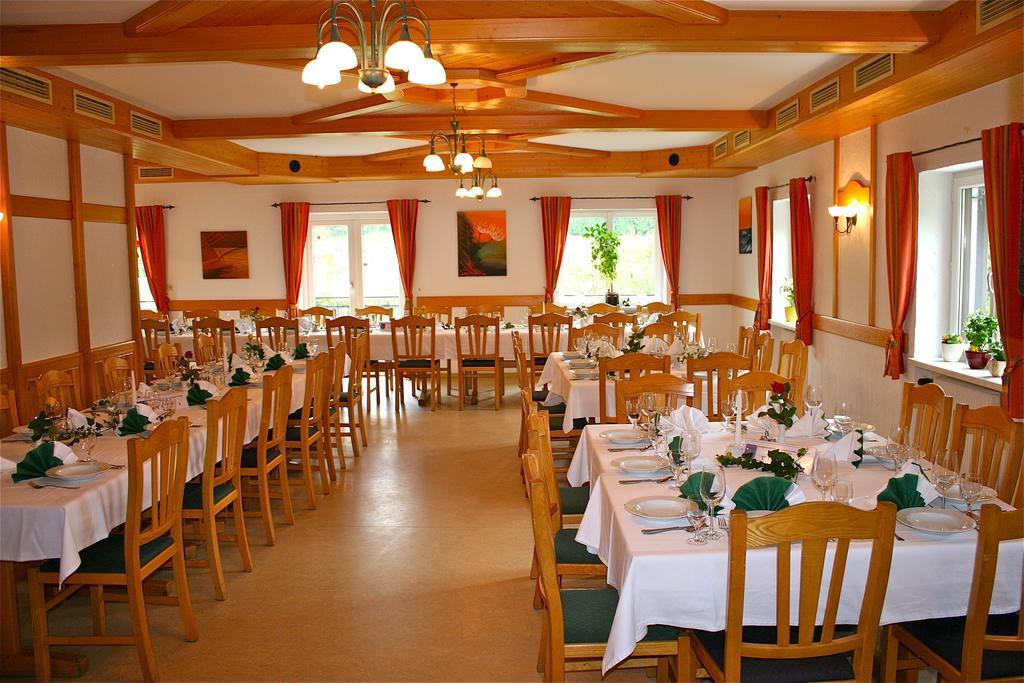 Gasthaus - Gaestehaus Schusterbauer Rein Exterior photo